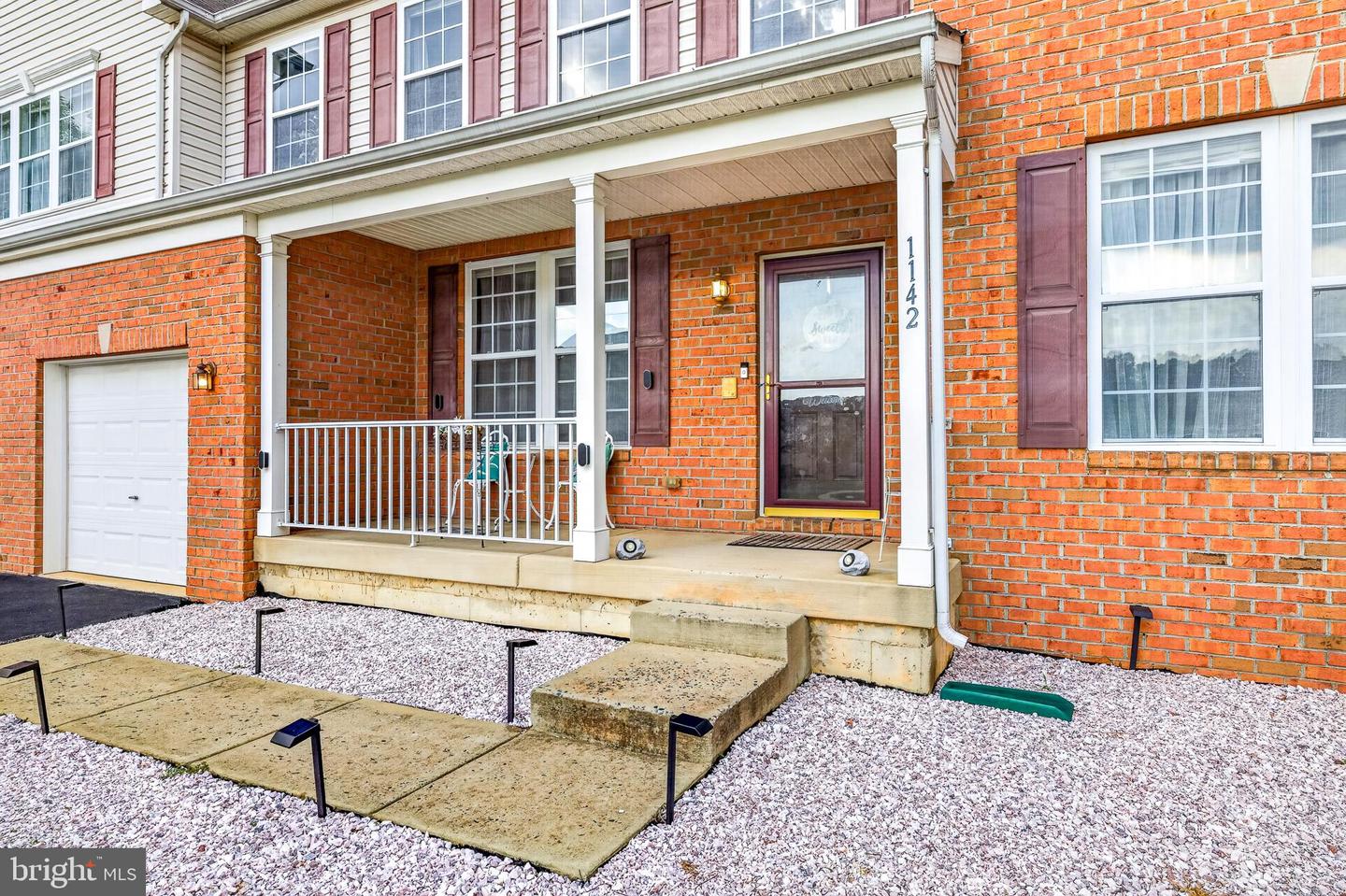 1142 E Founds St E Property Photo 5
