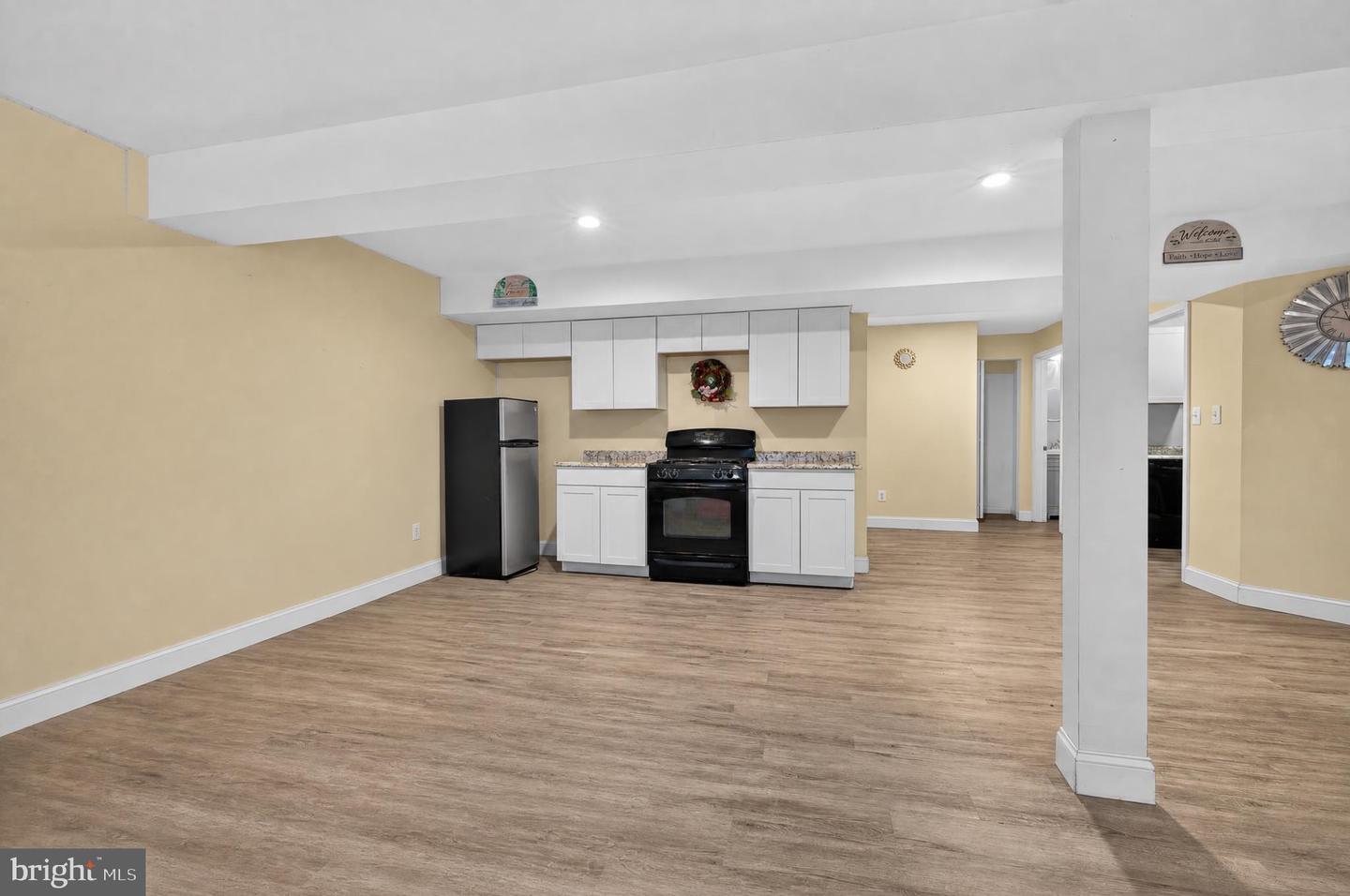 1142 E Founds St E Property Photo 46