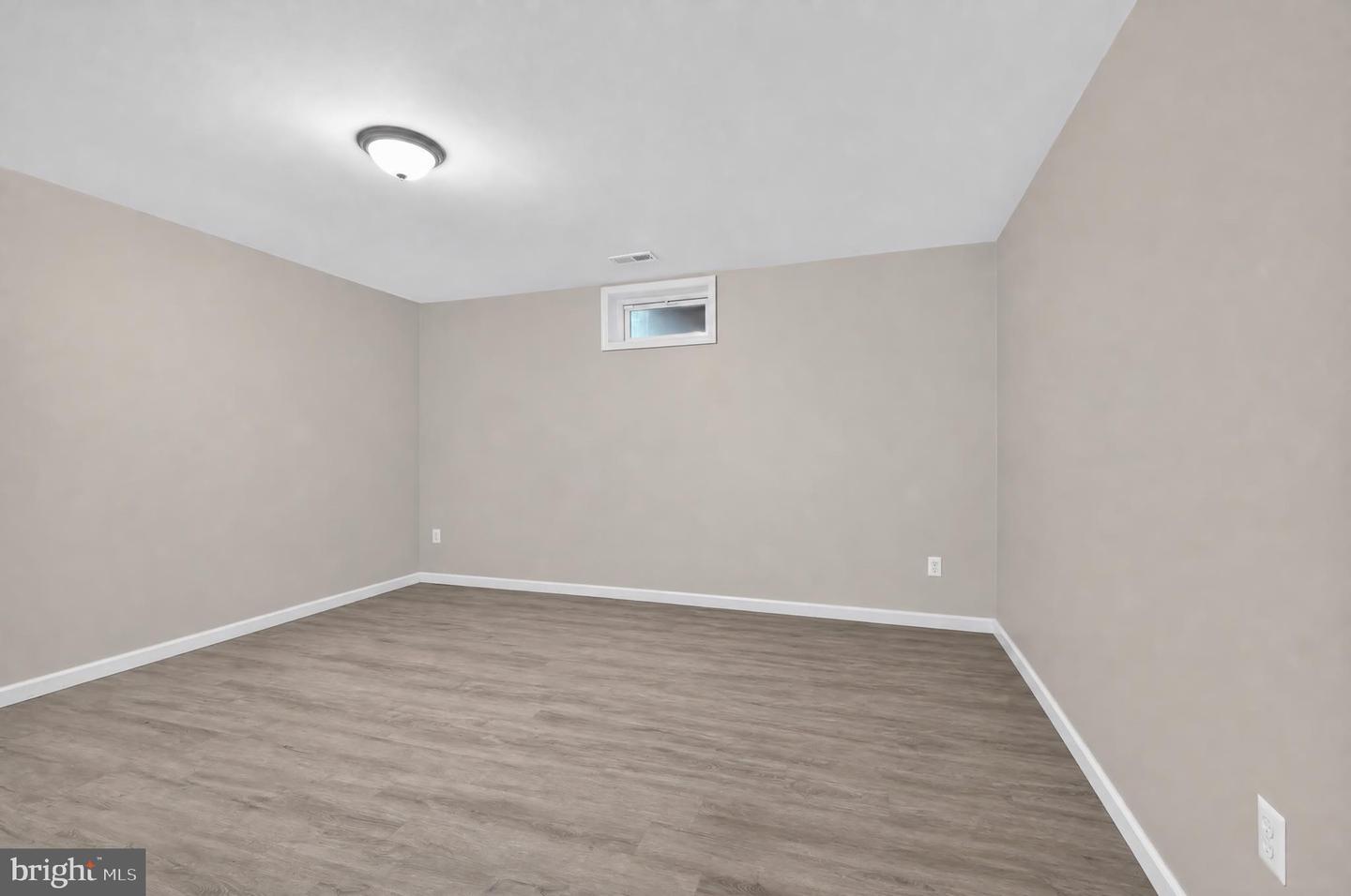 1142 E Founds St E Property Photo 53