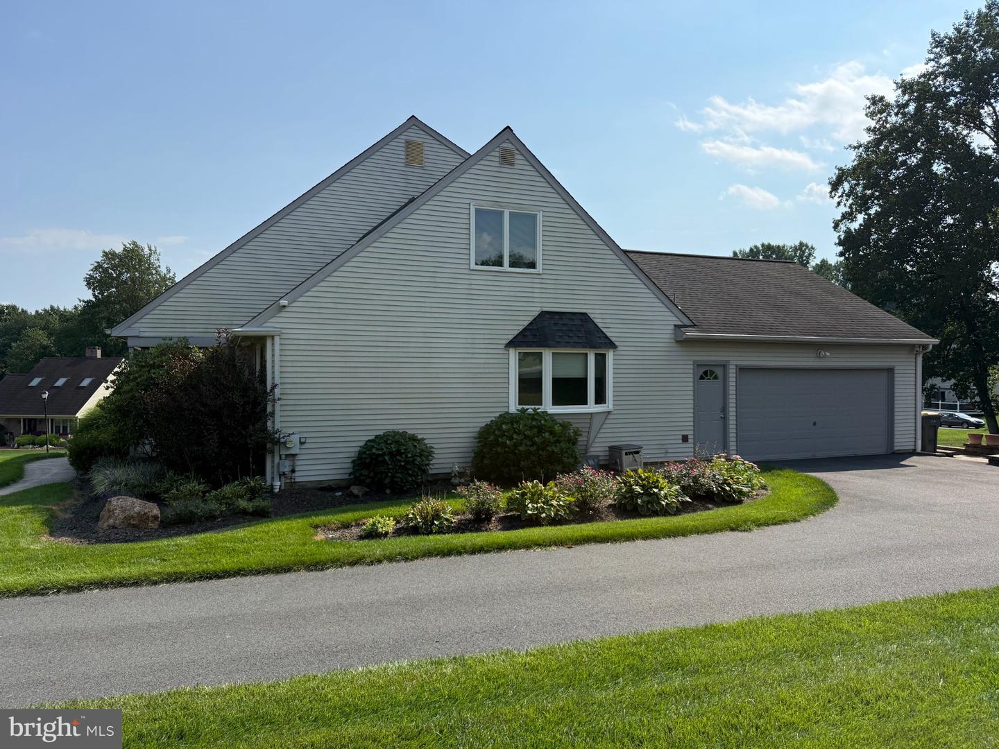 736 Letitia Dr Property Photo 3