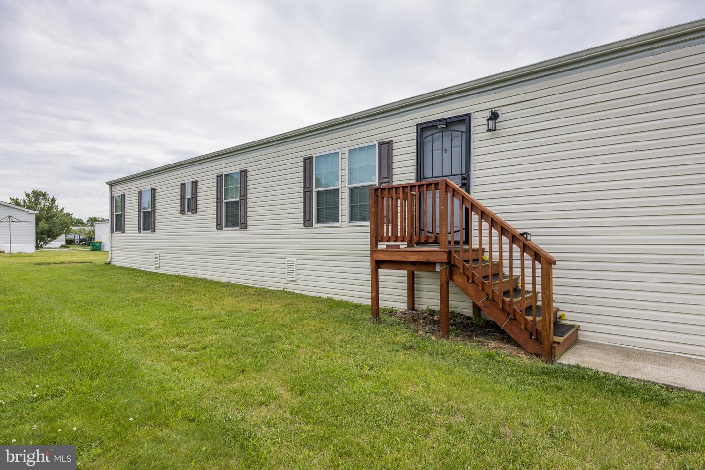 1825 Sonya Way #594 Property Photo 2