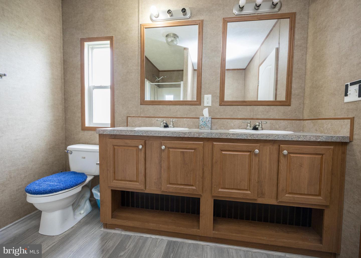 1825 Sonya Way #594 Property Photo 16
