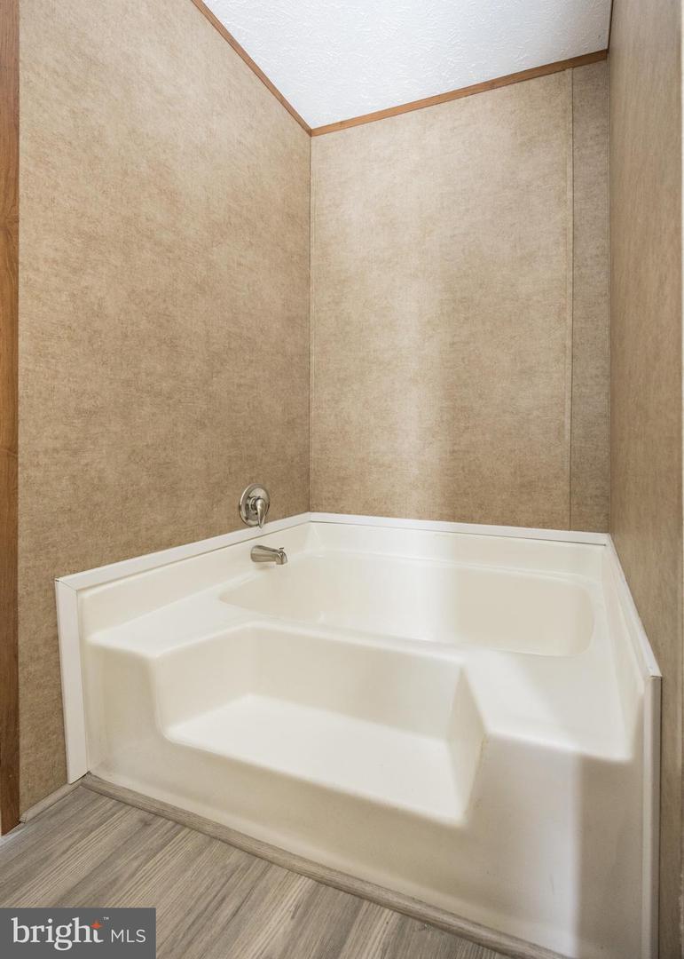 1825 Sonya Way #594 Property Photo 17