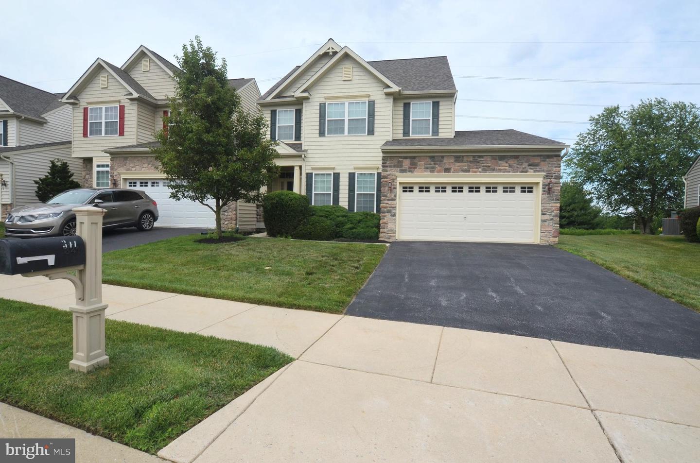 341 Pierce Run Property Photo 1