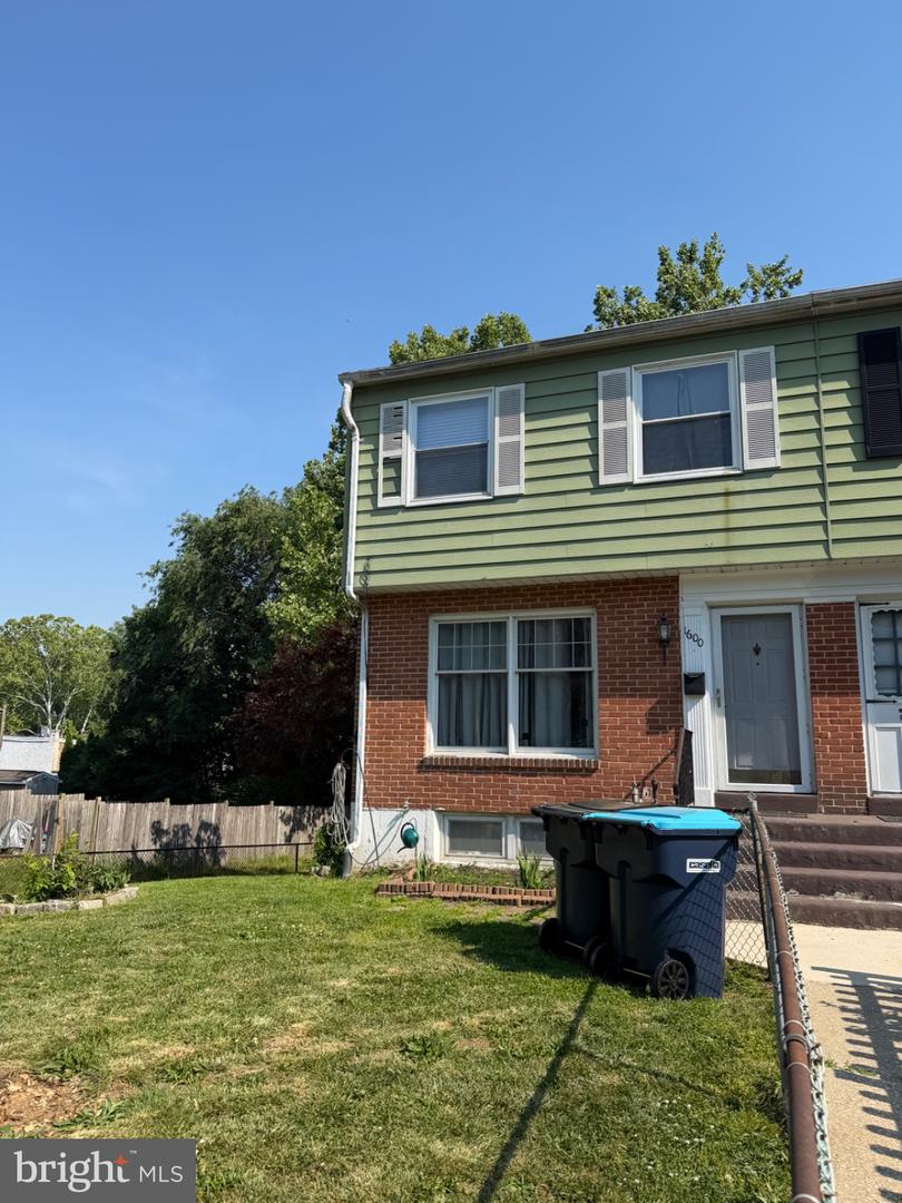 1600 COLEMAN ST Property Photo 1