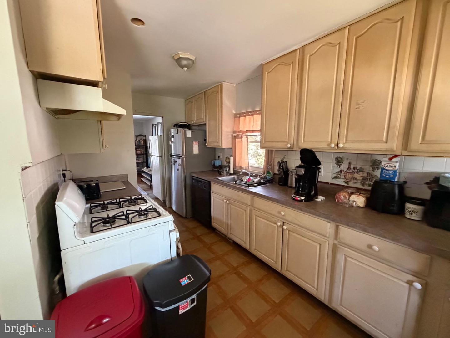 1600 Coleman St Property Photo 2