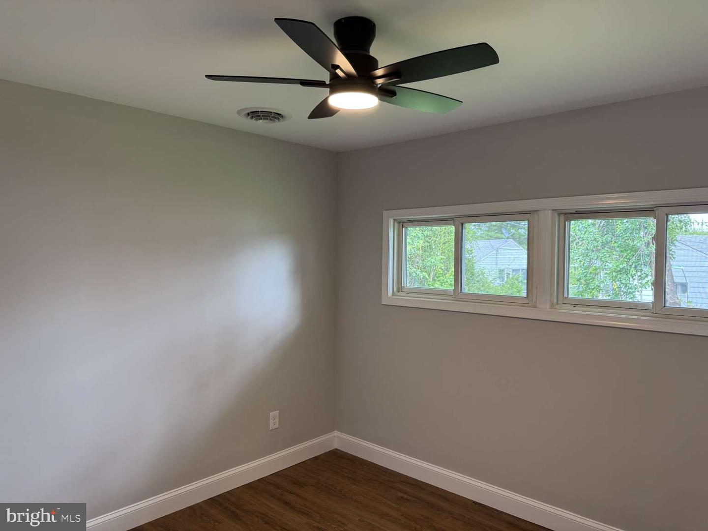 11 Metten Rd Property Photo 21