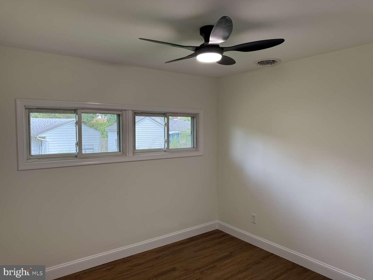 11 Metten Rd Property Photo 22