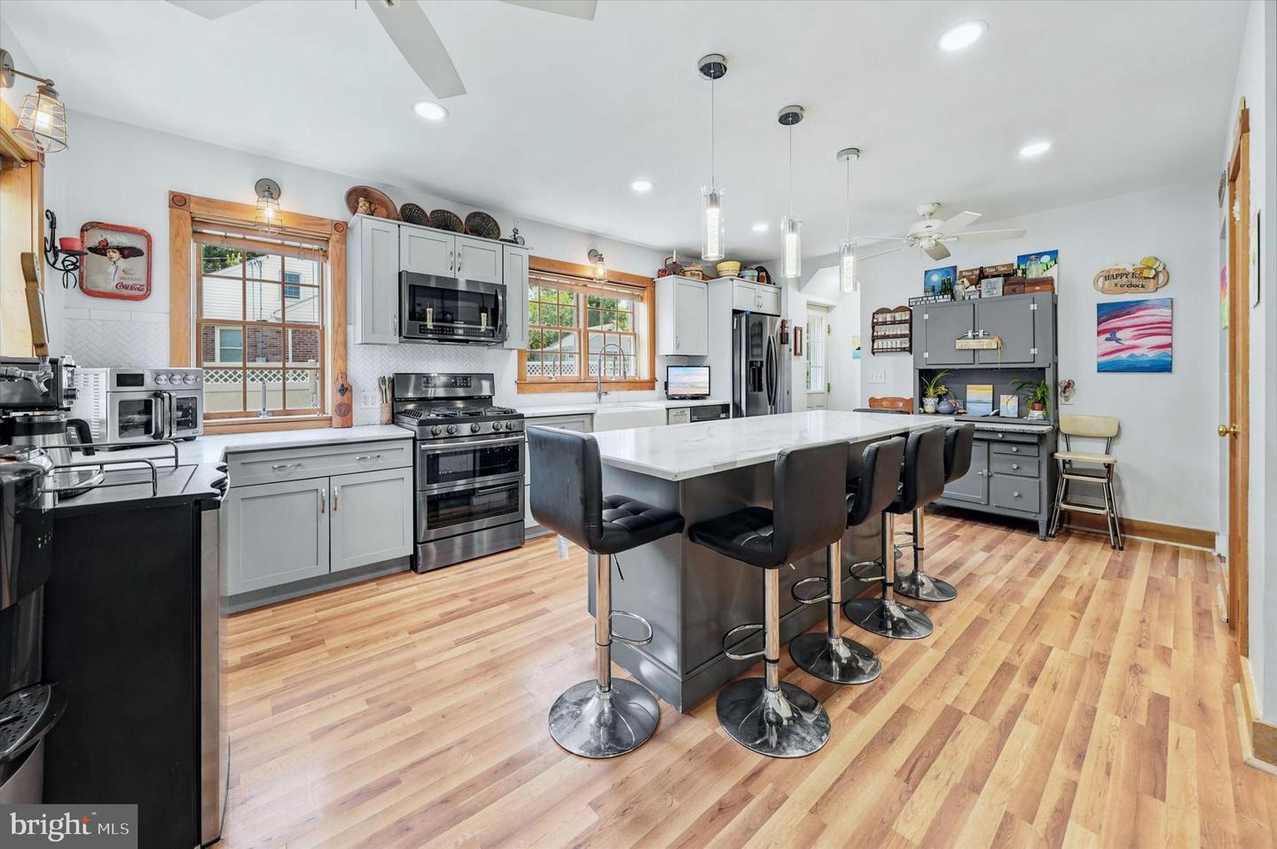 100 Maple Property Photo 3