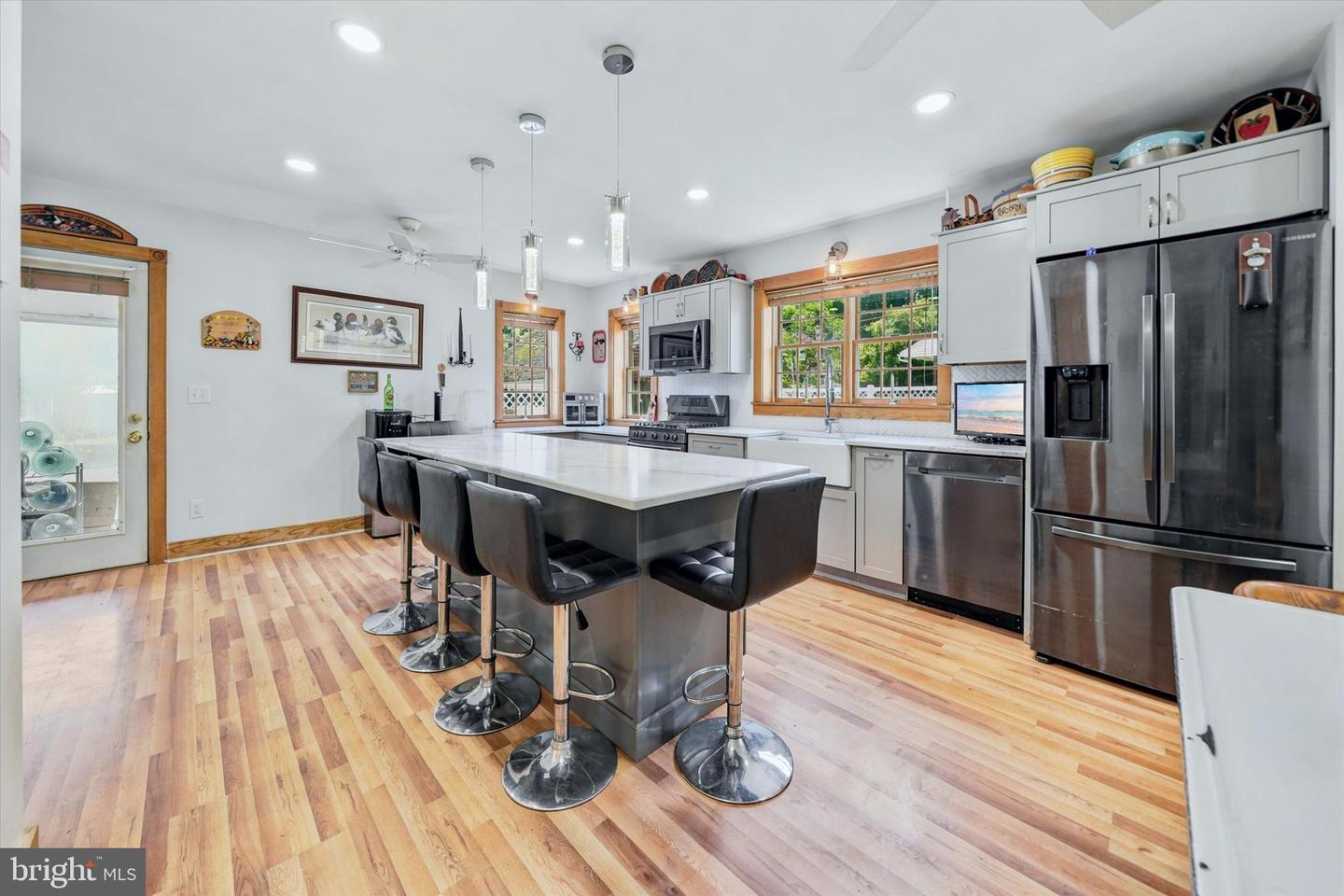 100 Maple Property Photo 5