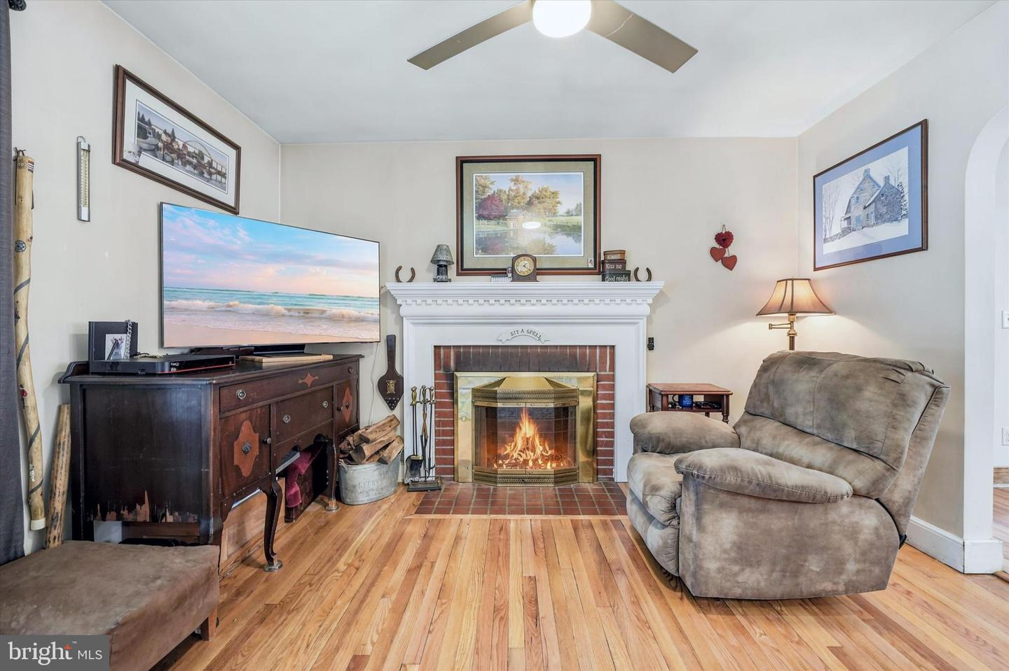100 Maple Property Photo 8