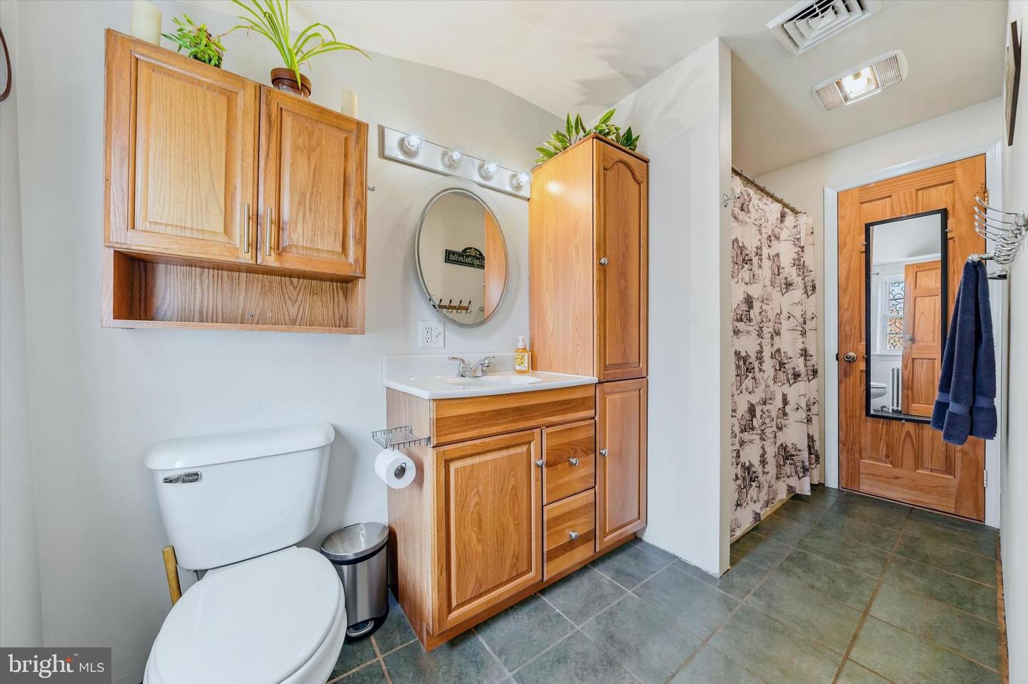 100 Maple Property Photo 24