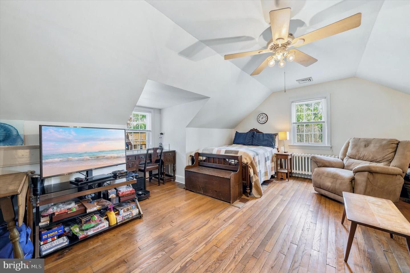 100 Maple Property Photo 27