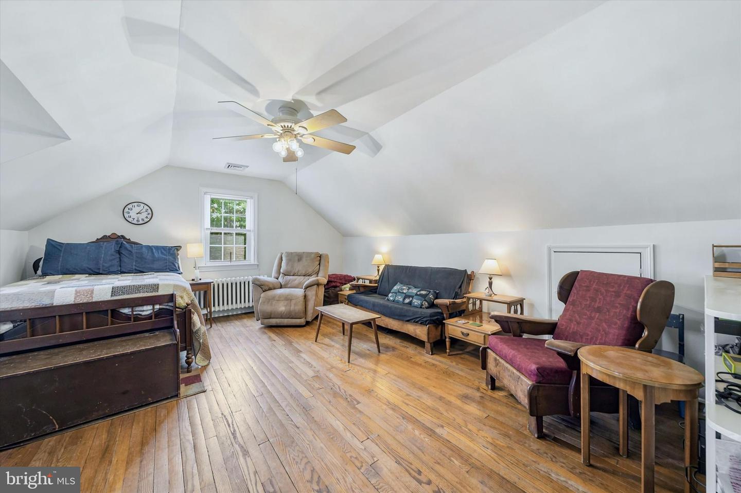 100 Maple Property Photo 28