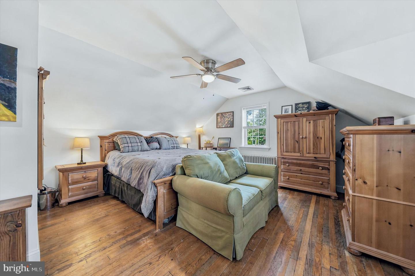 100 Maple Property Photo 29