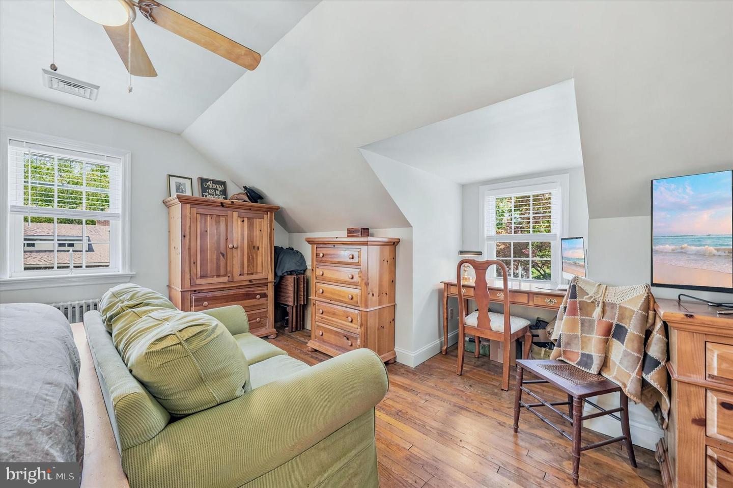 100 Maple Property Photo 30