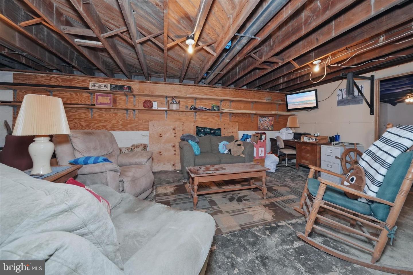 100 Maple Property Photo 38