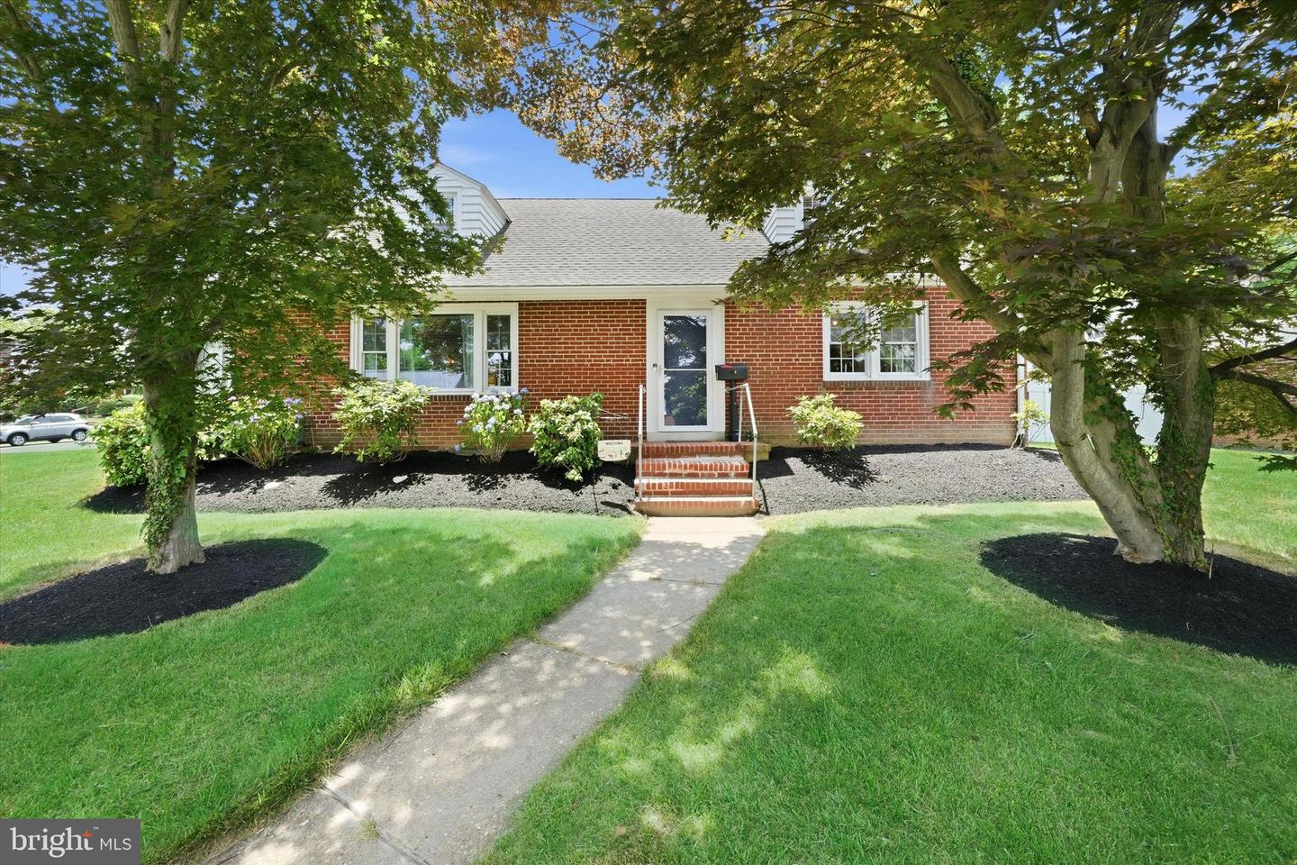 100 Maple Property Photo 40