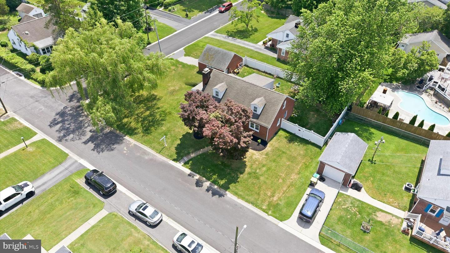 100 Maple Property Photo 41