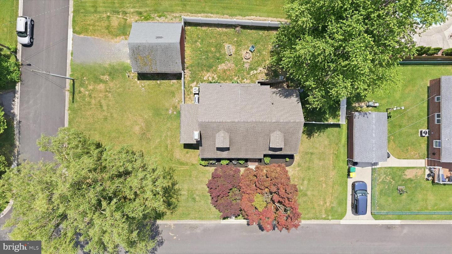 100 Maple Property Photo 42