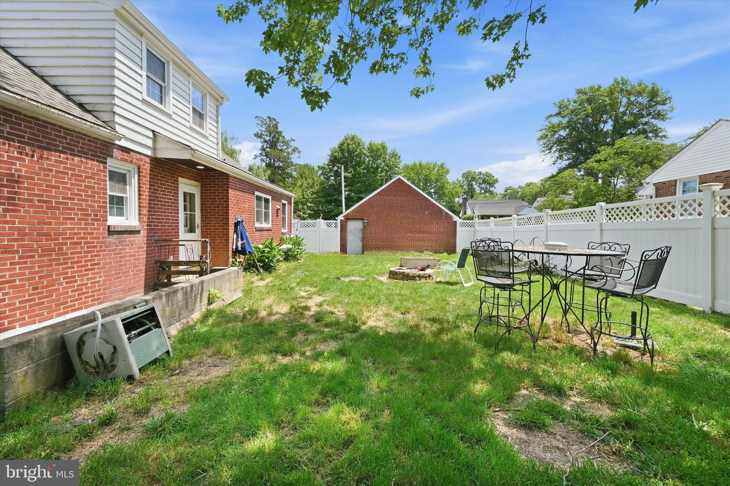 100 Maple Property Photo 44