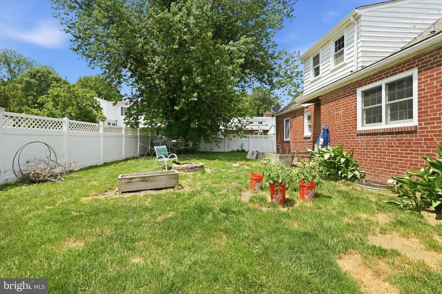 100 Maple Property Photo 45