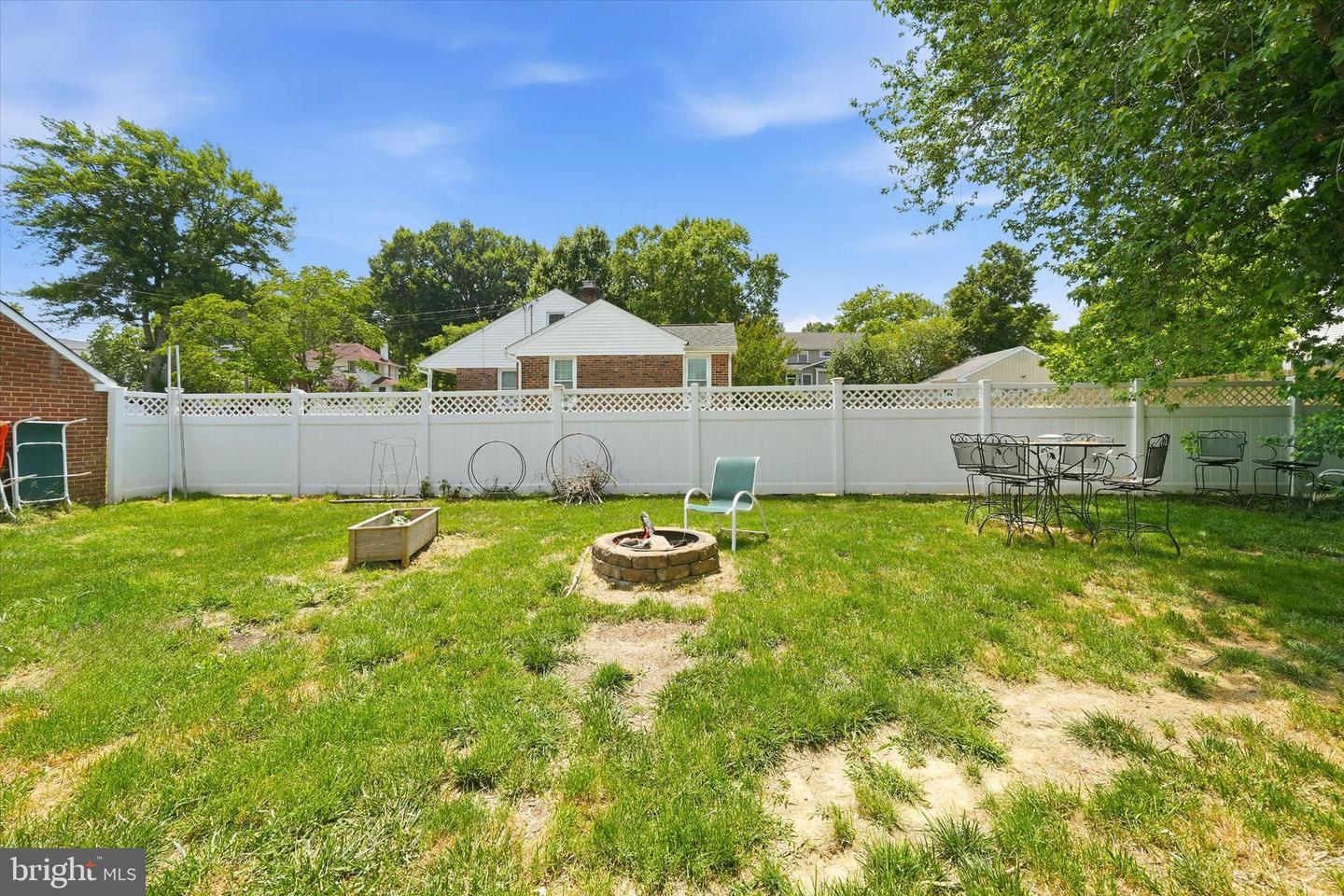 100 Maple Property Photo 46