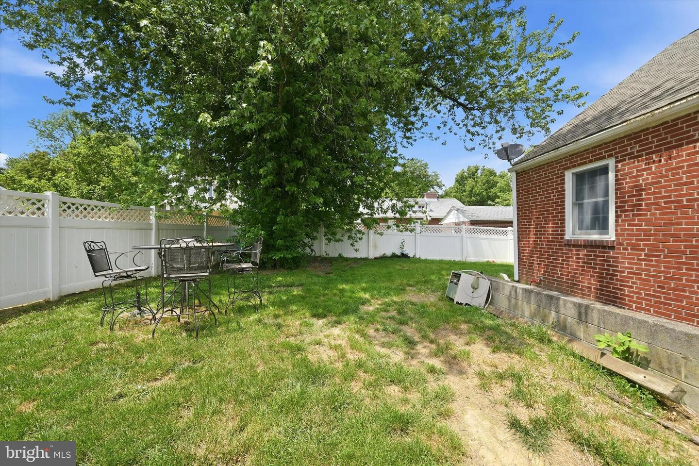 100 Maple Property Photo 47
