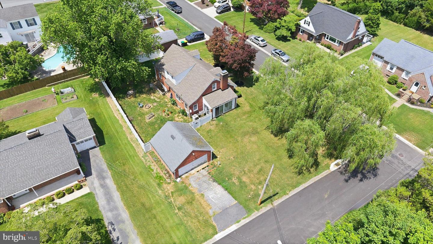 100 Maple Property Photo 50