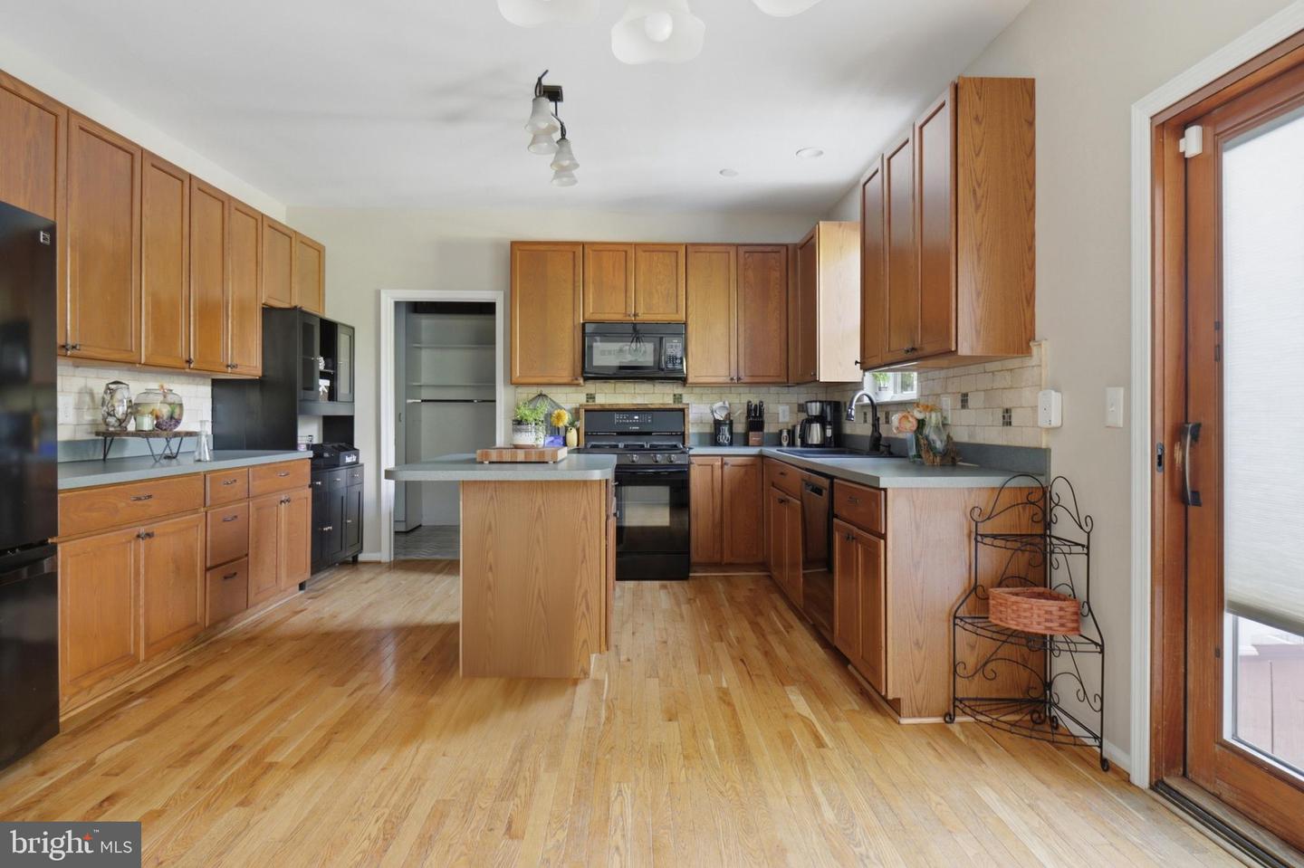 21 Canary Ct Property Photo 18