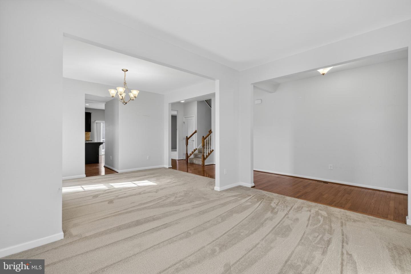 372 Tiger Lily Dr Property Photo 6