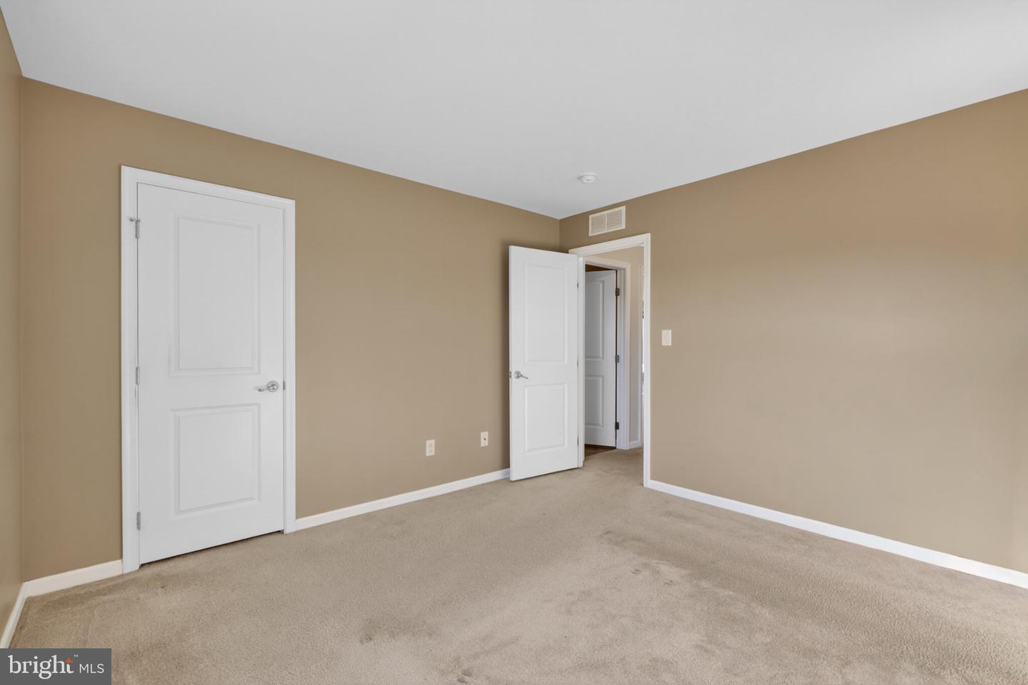 372 Tiger Lily Dr Property Photo 14
