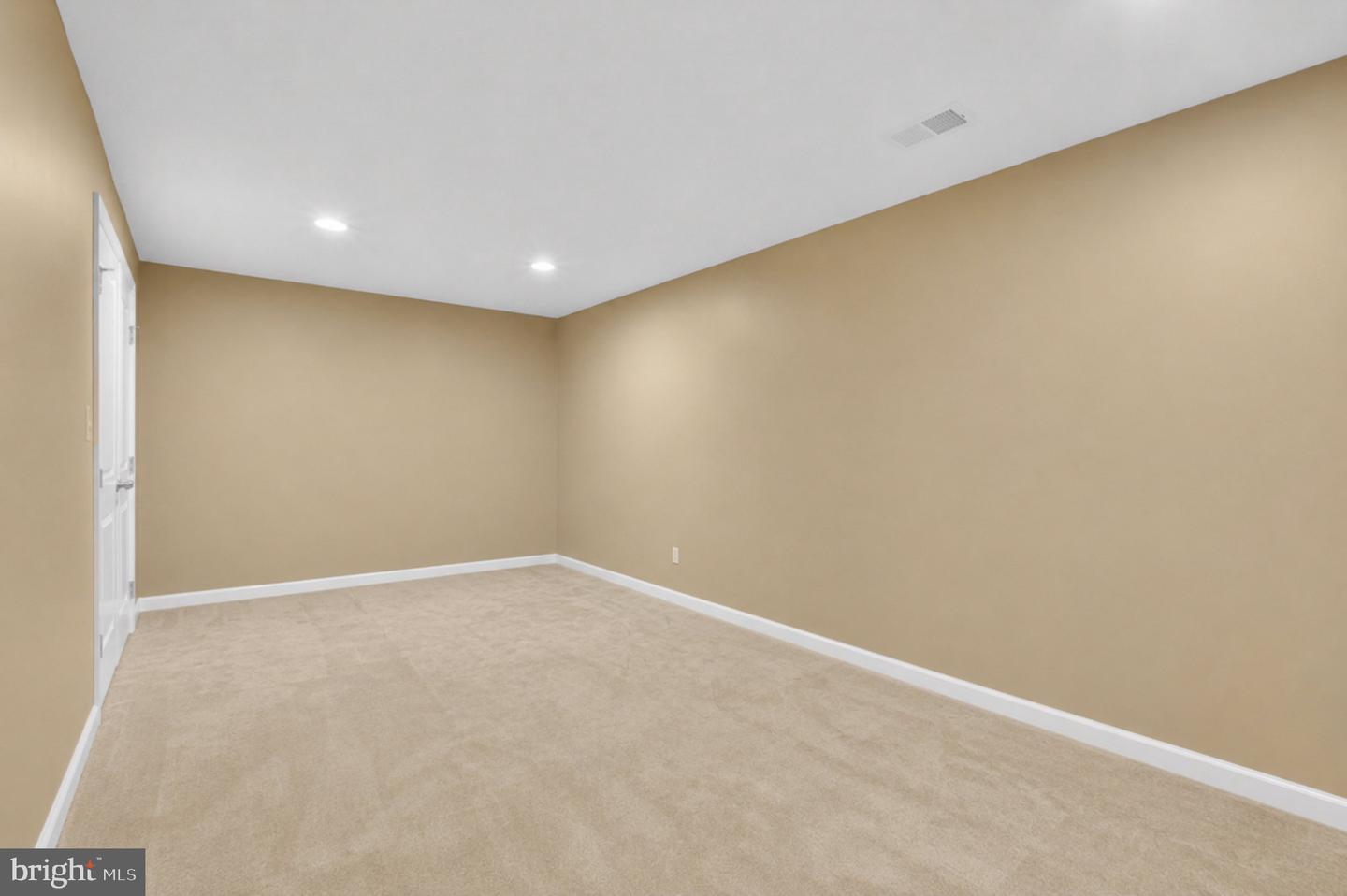 372 Tiger Lily Dr Property Photo 59