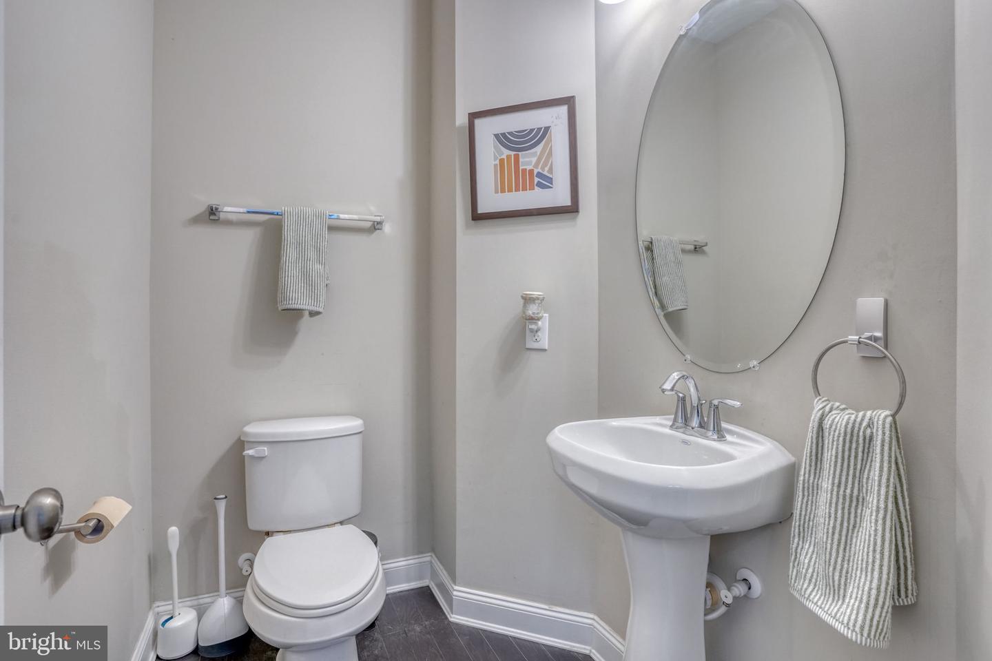 549 Aviemore Dr Property Photo 20