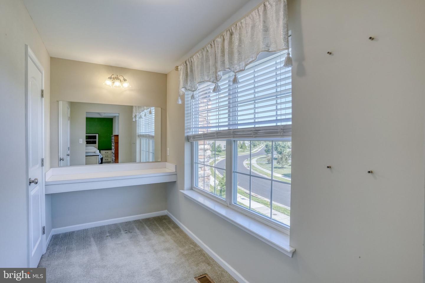 549 Aviemore Dr Property Photo 24