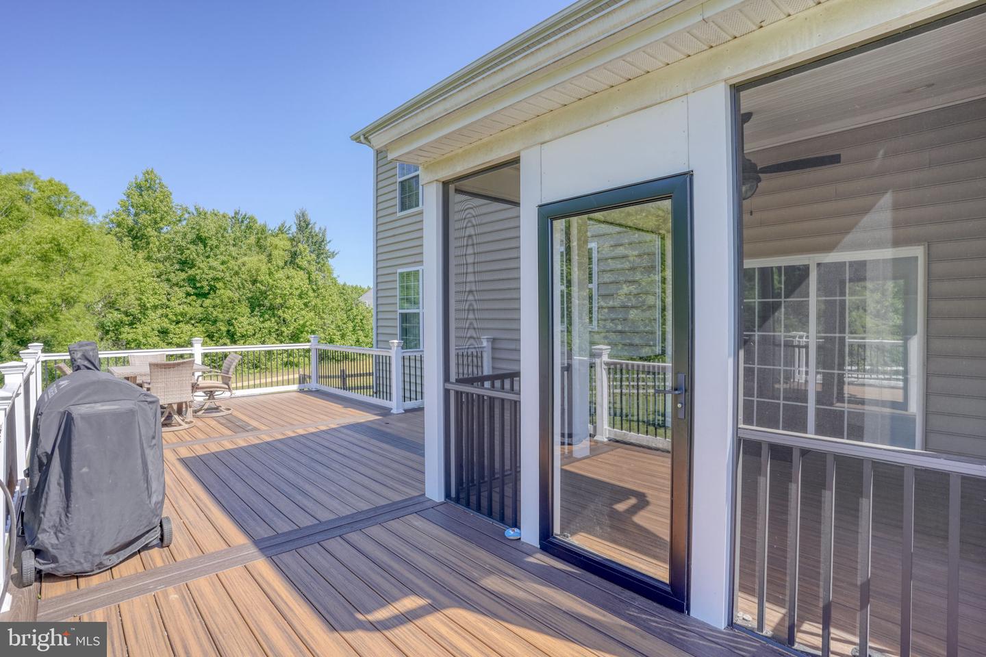 549 Aviemore Dr Property Photo 37