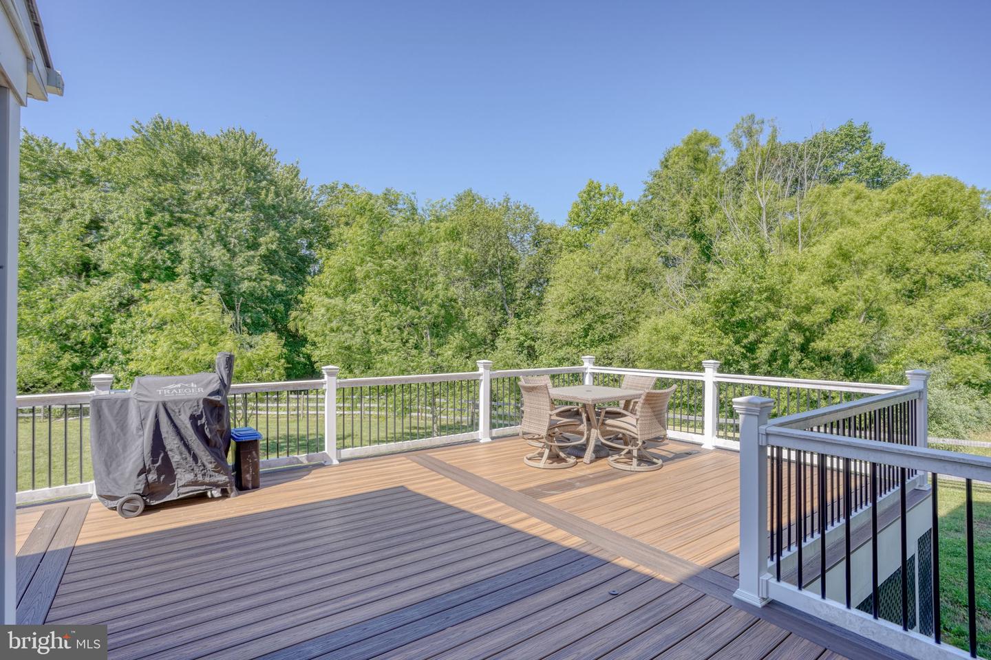 549 Aviemore Dr Property Photo 39