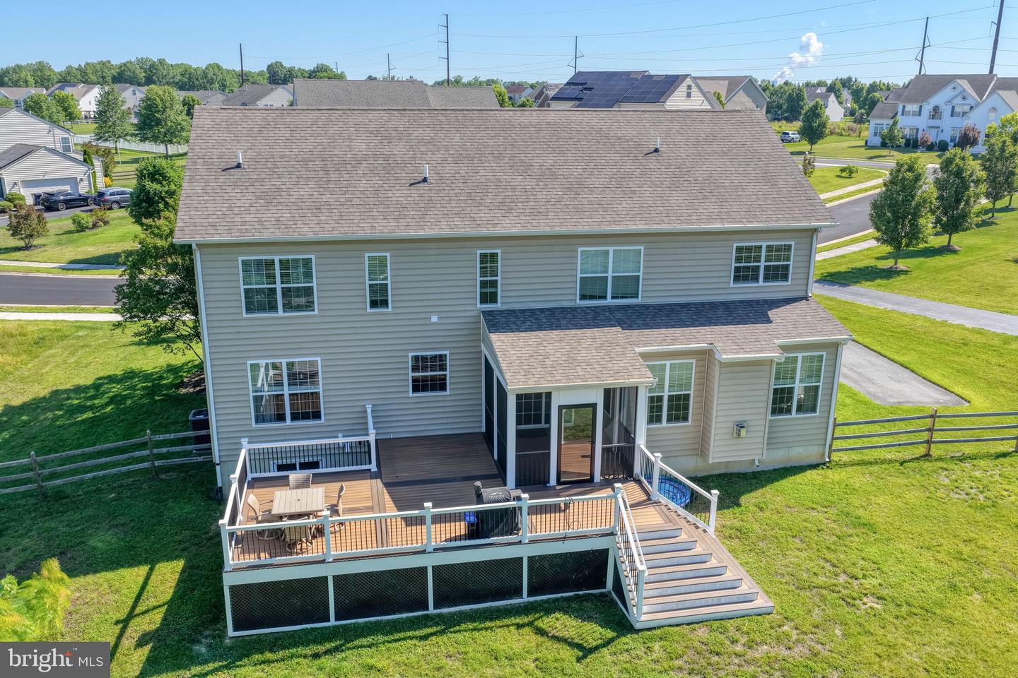 549 Aviemore Dr Property Photo 41