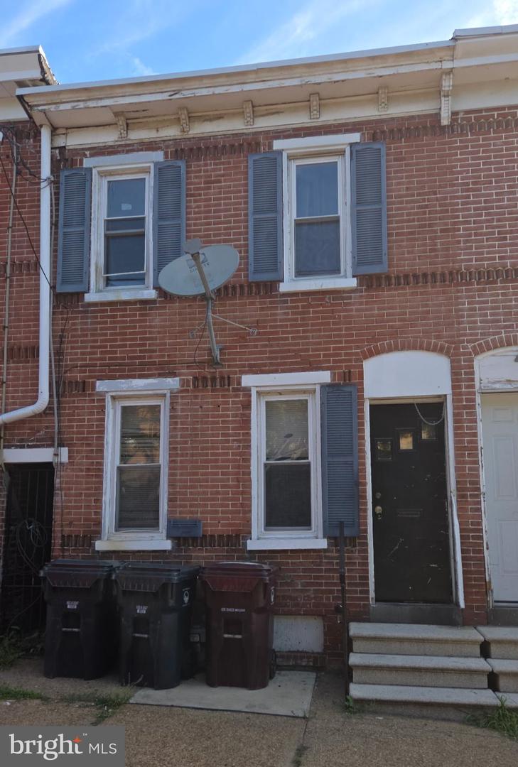 1103 ELM ST Property Photo 1