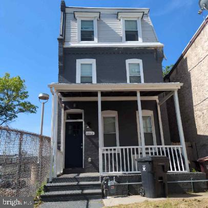 1812 W 2nd St Property Photo 1