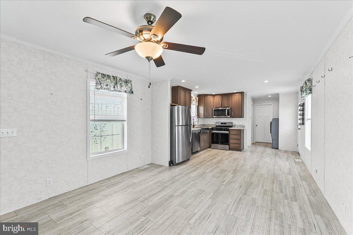 513 Canter Rd #128 Property Photo 6