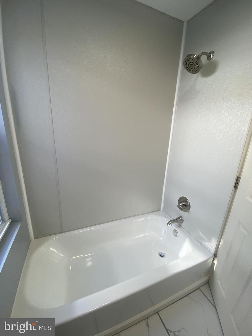 17 W 29th St Property Photo 22