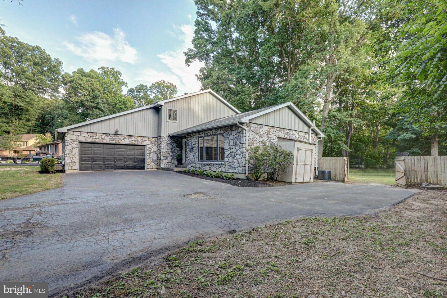 147 Crystal Run Dr Property Photo 2