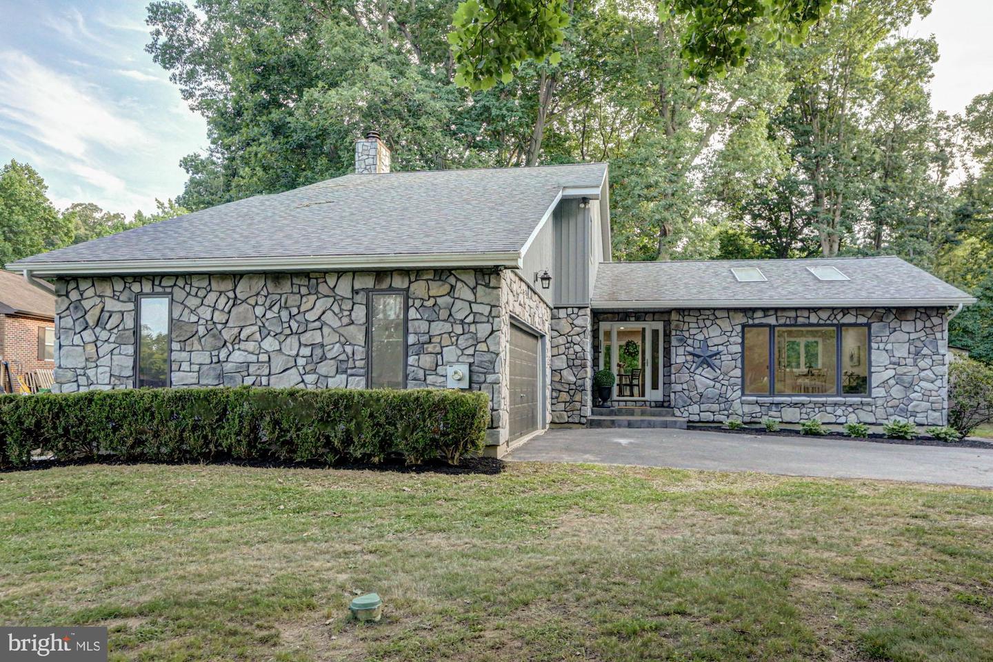 147 Crystal Run Dr Property Photo 4