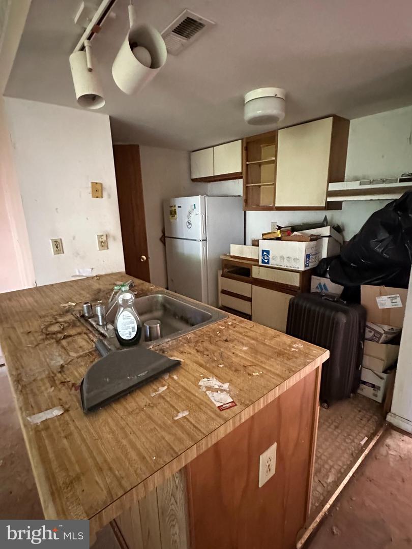 161 Whitburn Pl Property Photo 4