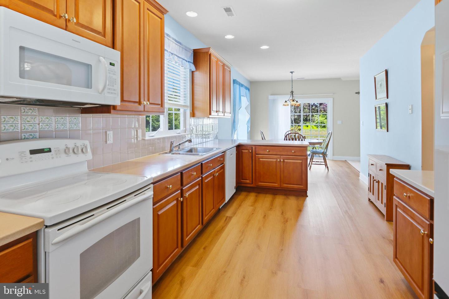 352 Daylilly Way Property Photo 4