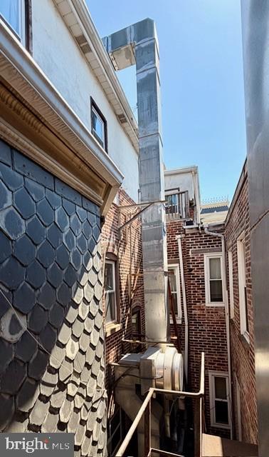 825 N Market St Property Photo 15