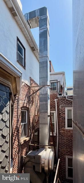825 N Market St Property Photo 16