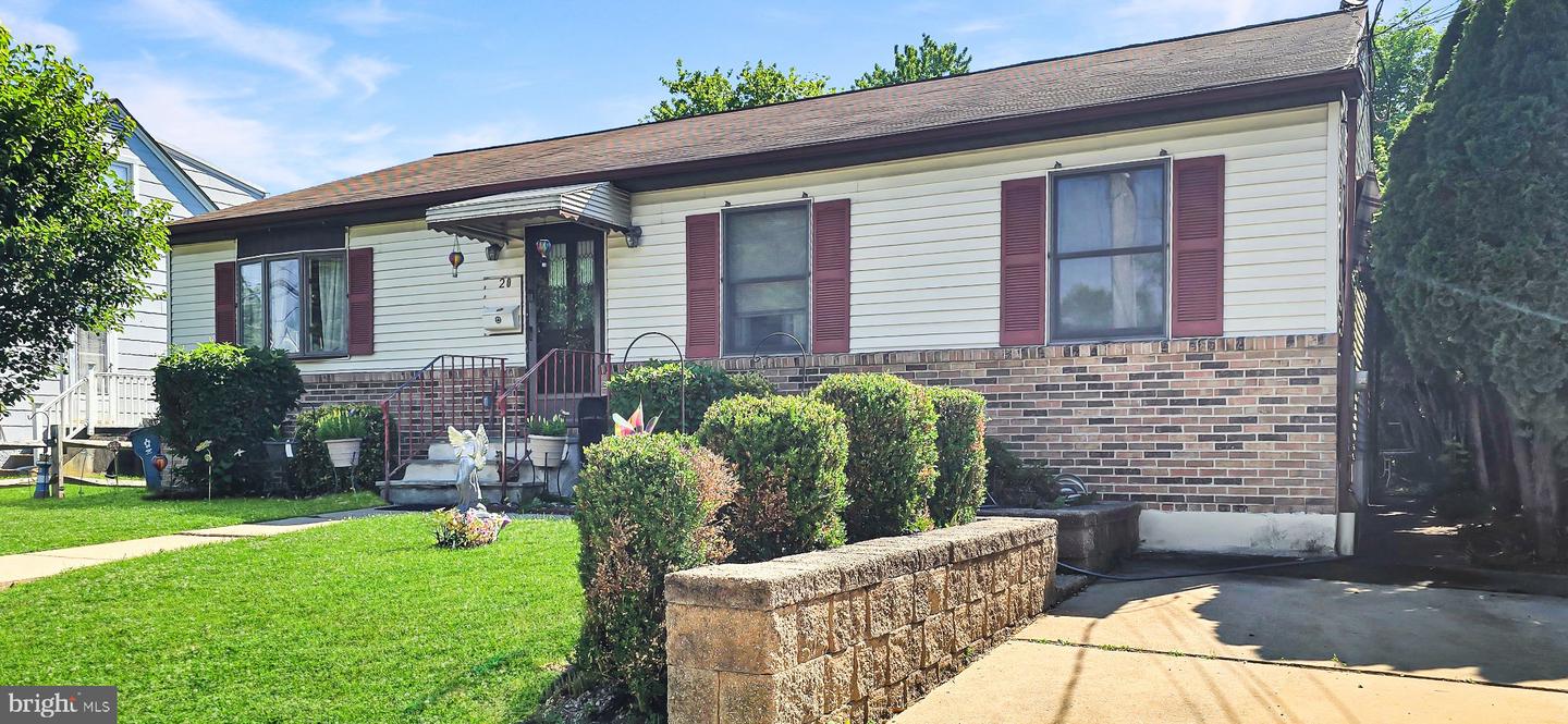 20 POPLAR AVE