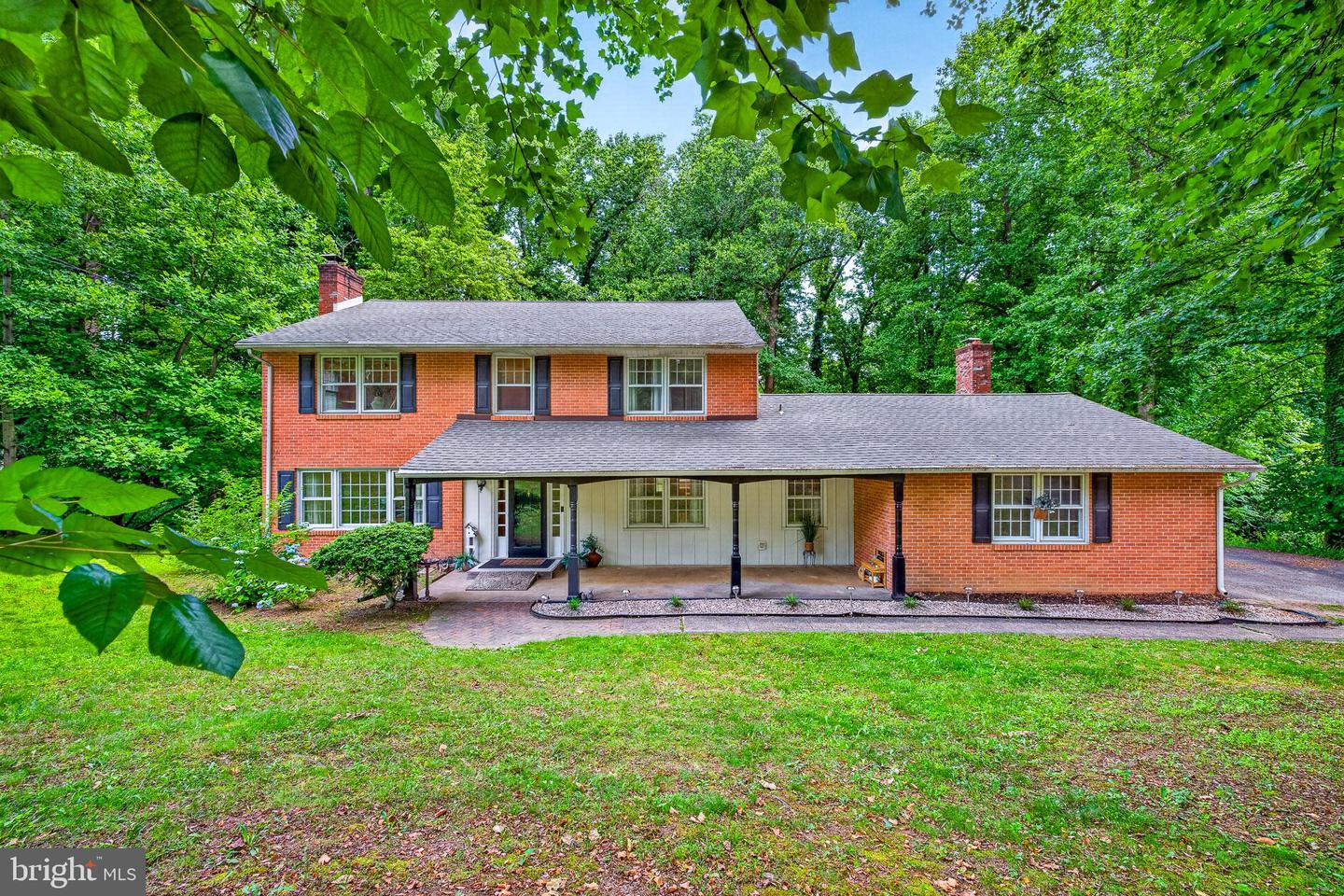 715 Ambleside Dr Property Photo 1